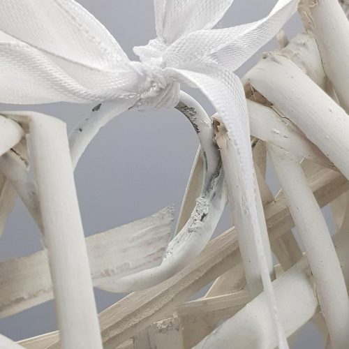 Fehér vessző szív fém vázon 40cm