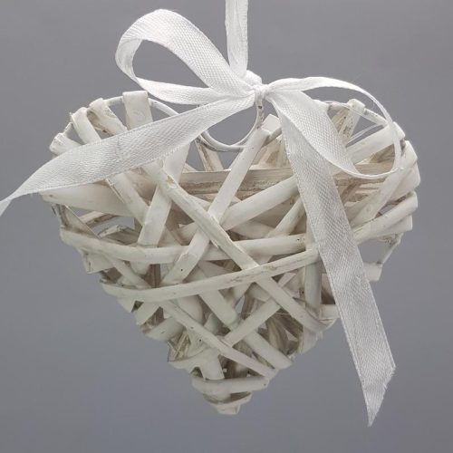 Fehér vessző szív fém vázon 10cm