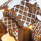 Világítós mézeskalács falu forgós fenyővel