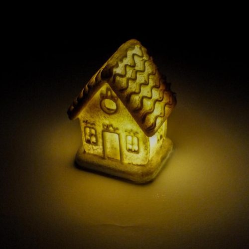 Világítós mézeskalács házikó 1db