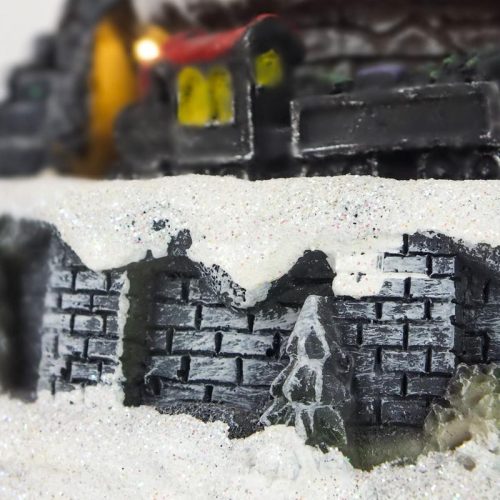 Világítós téli jelenet, vonattal