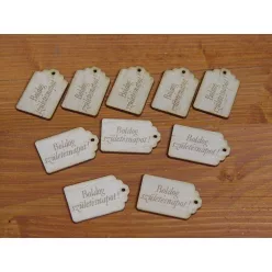   Natúr fa - "Boldog Születésnapot" gravírozott scrapbook táblák 3x4,5cm 10db/csomag