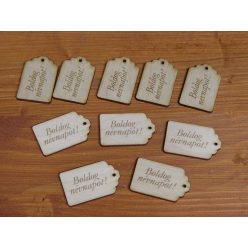   Natúr fa - "Boldog Névnapot" gravírozott scrapbook táblák 3x4,5cm 10db/csomag