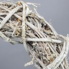 Inda koszorú fém vázon kicsi 24cm