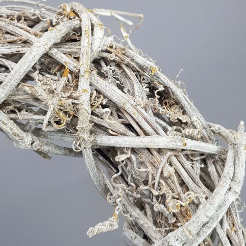 Inda koszorú fém vázon kicsi 24cm