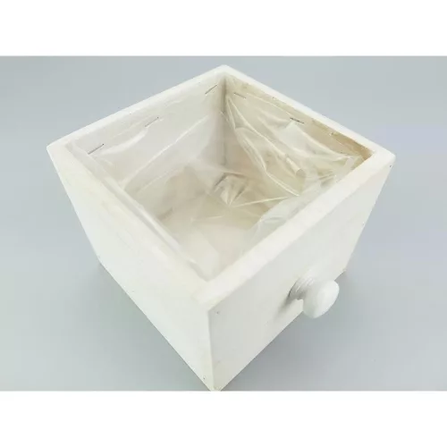 Kocka dekoláda fehér gombbal 13x13cm