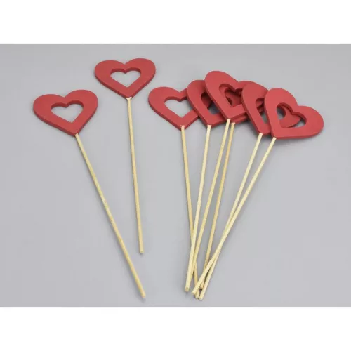 Piros fa lyukas pálcás szívek 8db/csomag