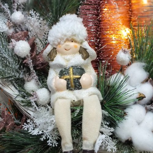 Lógólábú gyermek ajándékkal