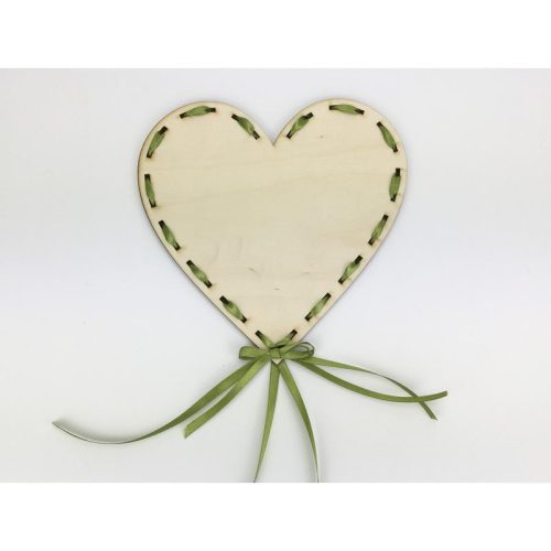 Natúr fa - Szalaggal körbefűzhető szív 20cm