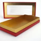 Lapos tégla papírdoboz arany belsővel piros