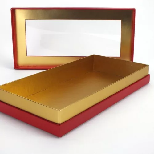 Lapos tégla papírdoboz arany belsővel piros