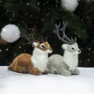 Fekvő szarvas barna prémium 10,5cm