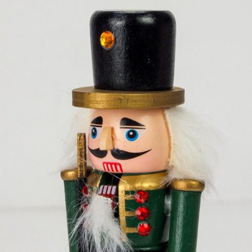 Diótörő 14cm zöld kabátos 14cm