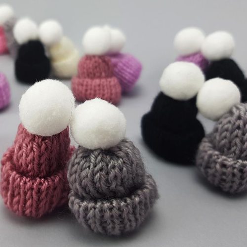 Mini kötött sapka lila 12db/cs