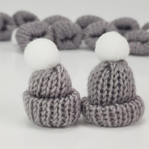 Mini kötött sapka szürke 12db/cs