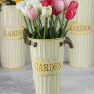 Bordázott bádog váza krém 15x25cm