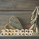  Nyomtatott fa  dobókocka natúr - KARÁCSONY felirattal 2szett/csomag