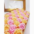 Prémium szappanrózsa szelence átlátszó tetejű natúr dobozban-krém és rózsaszín rózsával